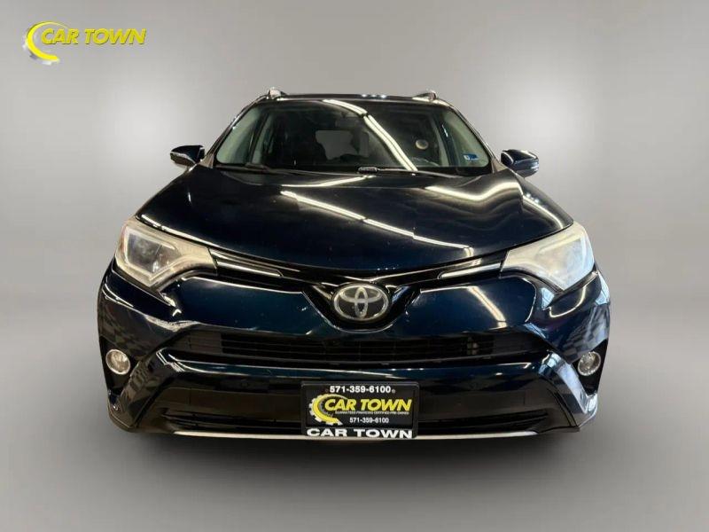 Vehicle photo 4