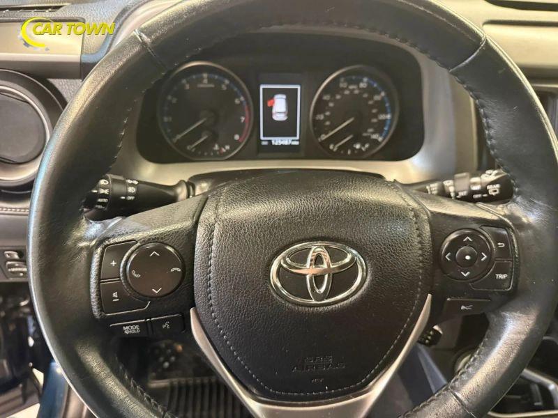 Vehicle photo 41