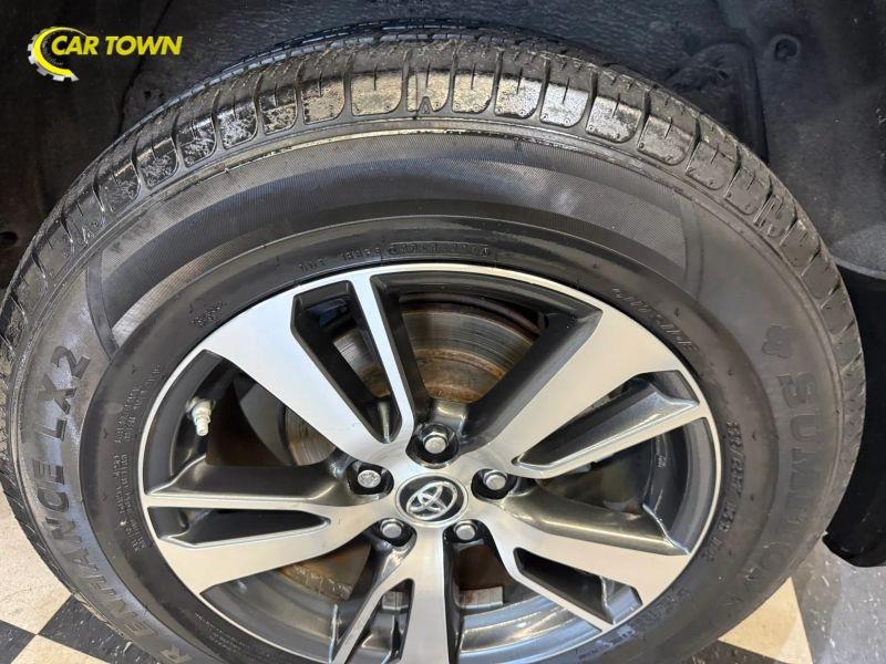 Vehicle photo 43
