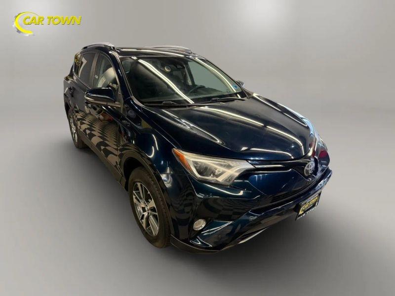 Vehicle photo 5