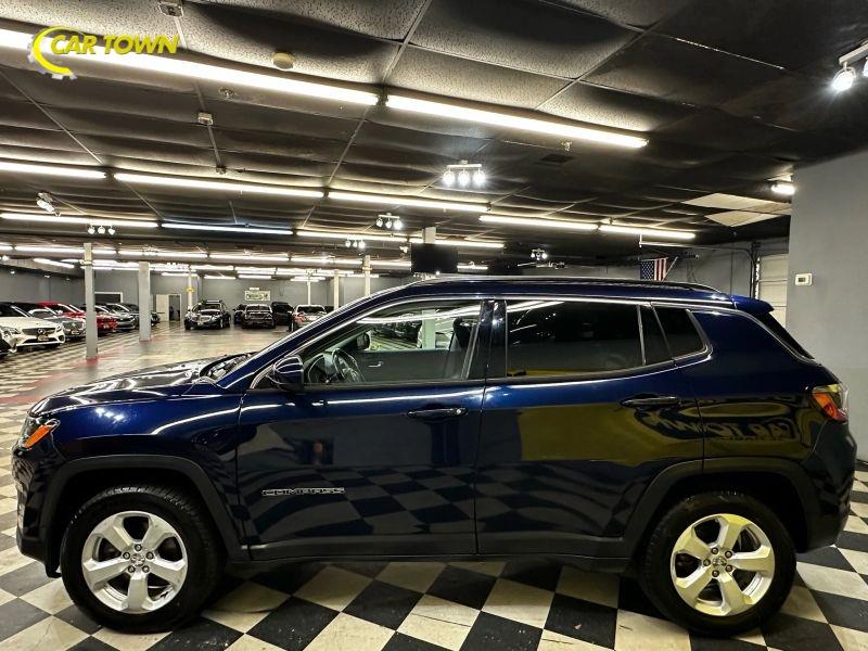Vehicle photo 14