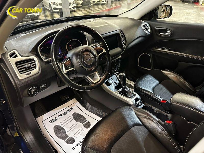 Vehicle photo 16