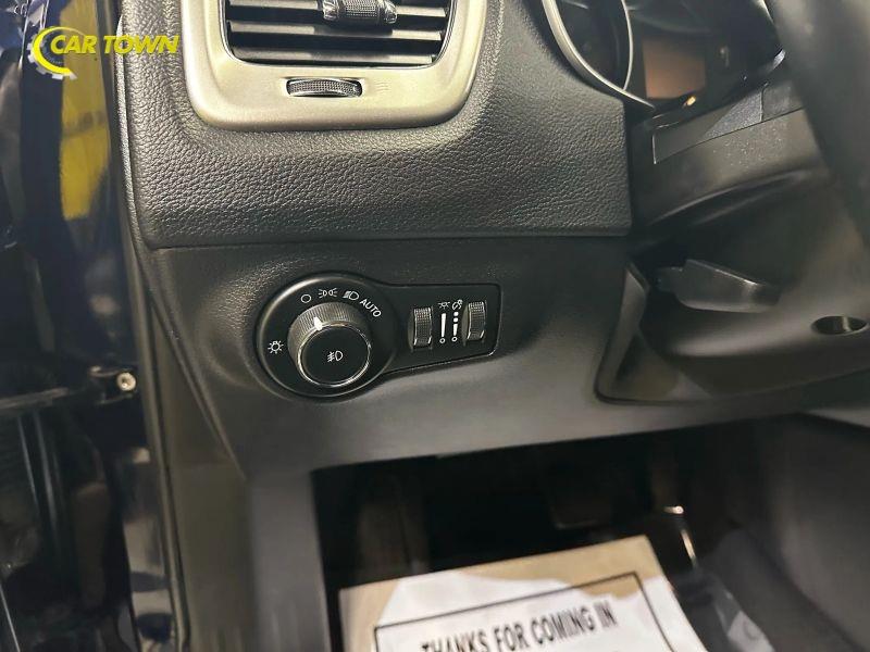 Vehicle photo 20