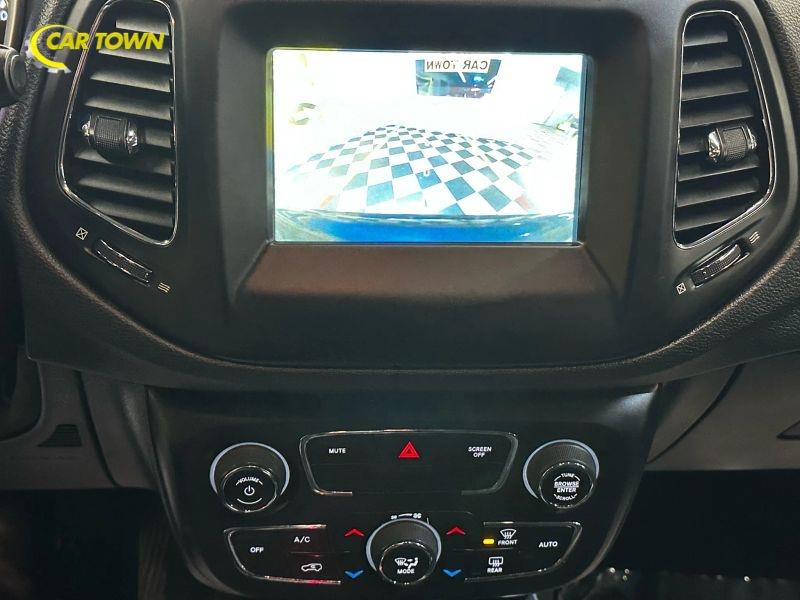 Vehicle photo 36