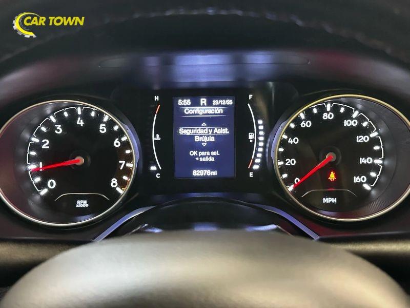 Vehicle photo 38