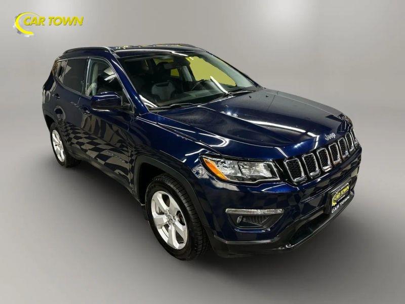 Vehicle photo 5