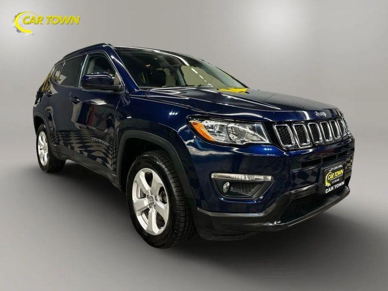 Vehicle photo 6