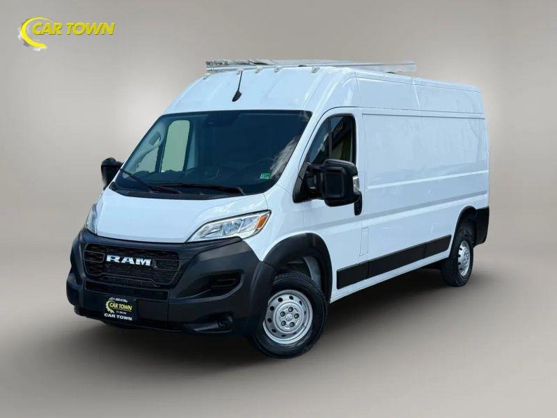 Vehicle photo 2