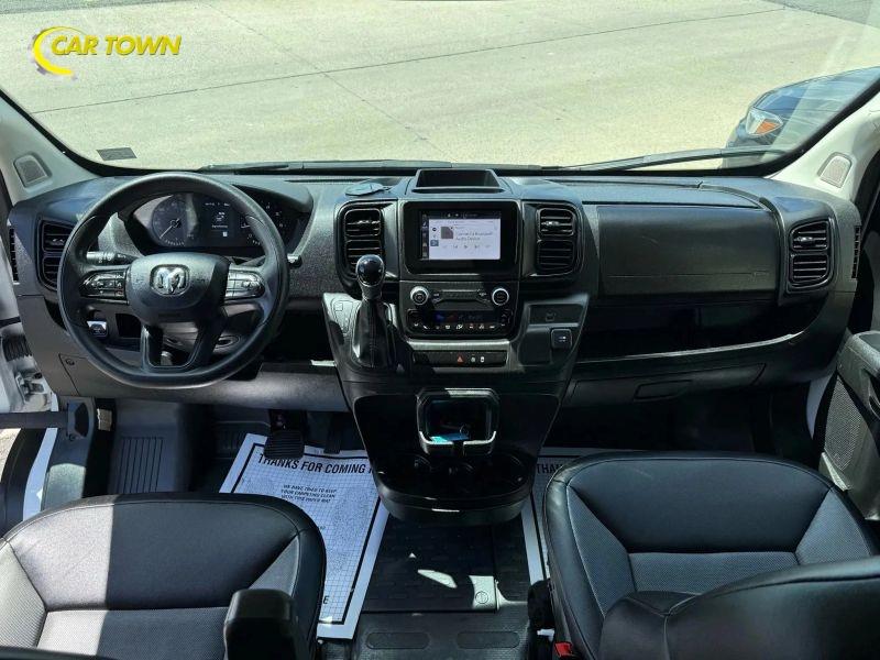 Vehicle photo 21
