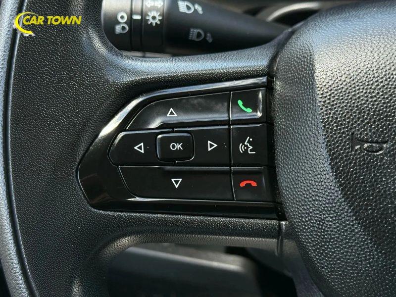Vehicle photo 23
