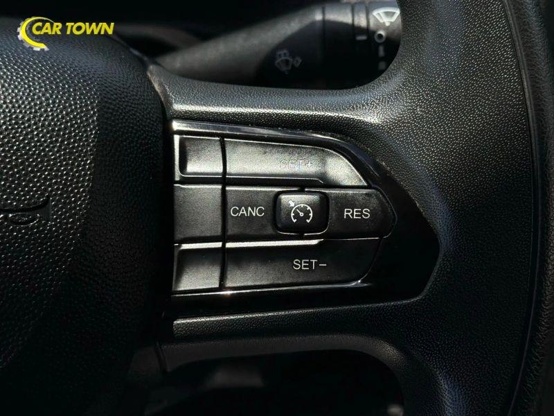 Vehicle photo 24