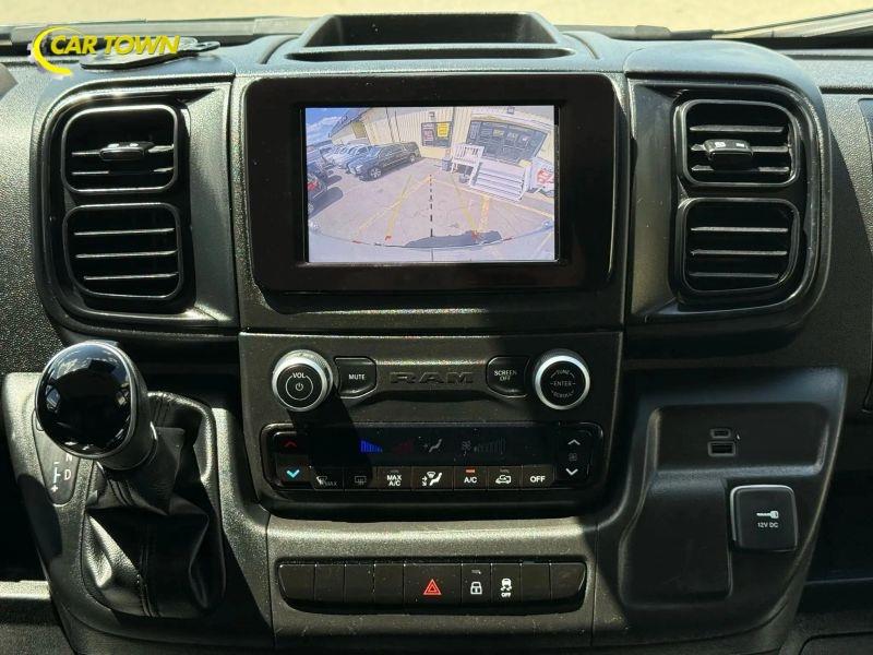 Vehicle photo 27