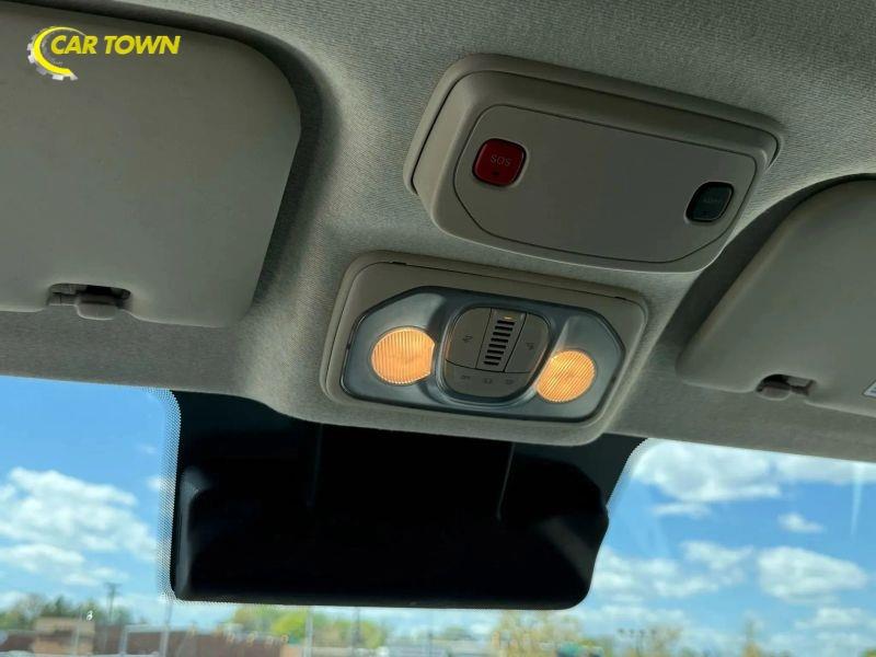 Vehicle photo 29