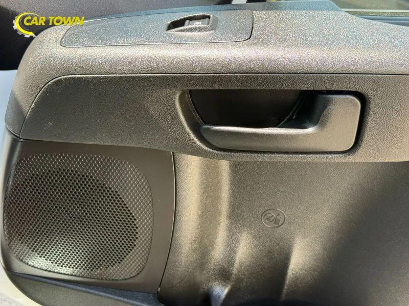 Vehicle photo 31
