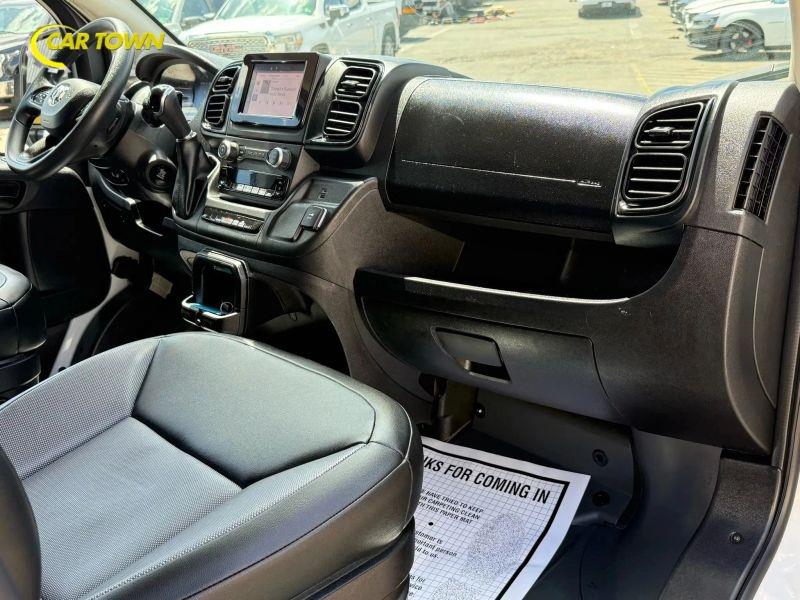 Vehicle photo 34