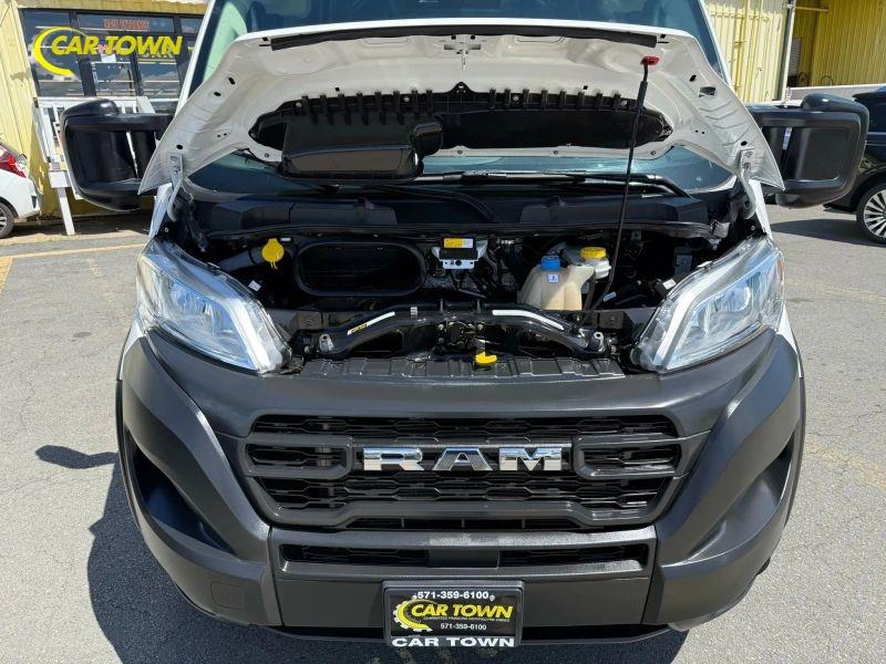 Vehicle photo 43