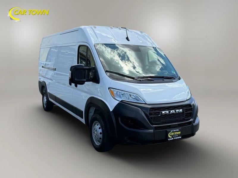 Vehicle photo 5