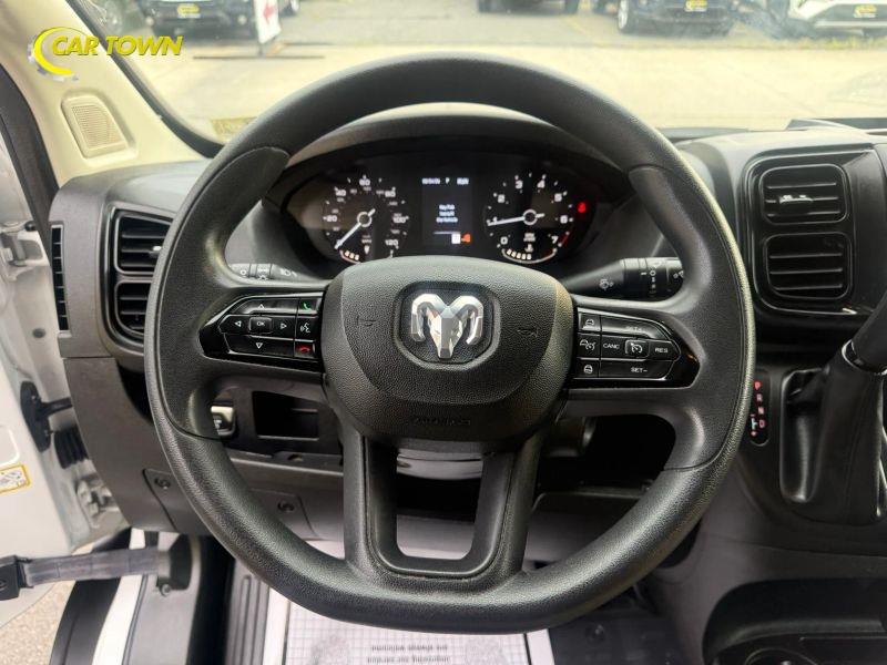 Vehicle photo 16