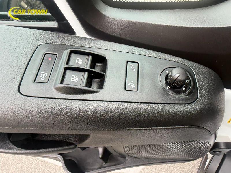 Vehicle photo 20