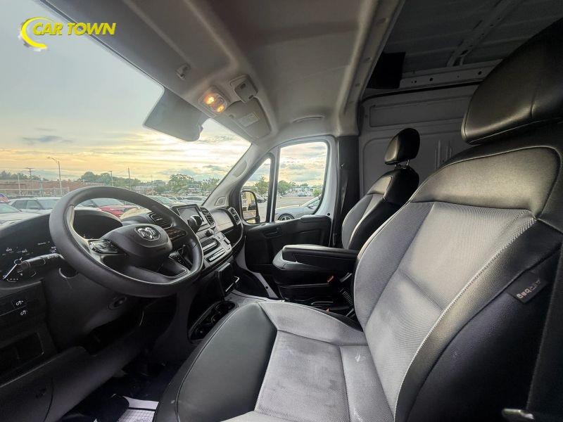 Vehicle photo 22