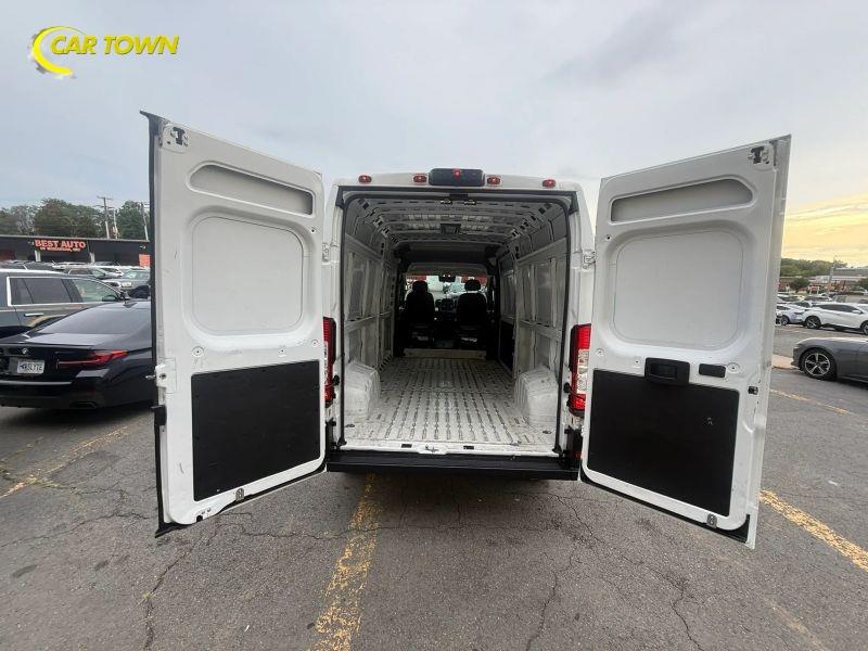 Vehicle photo 22