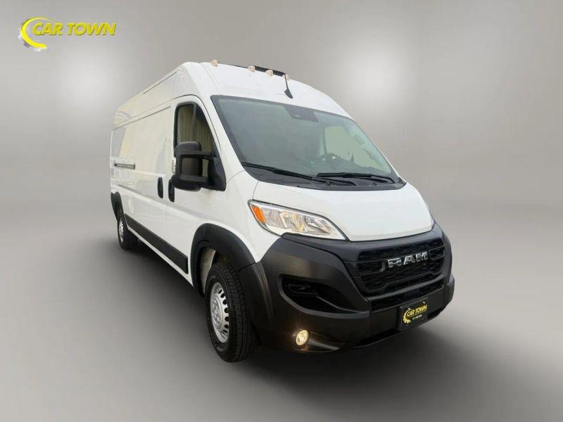Vehicle photo 3