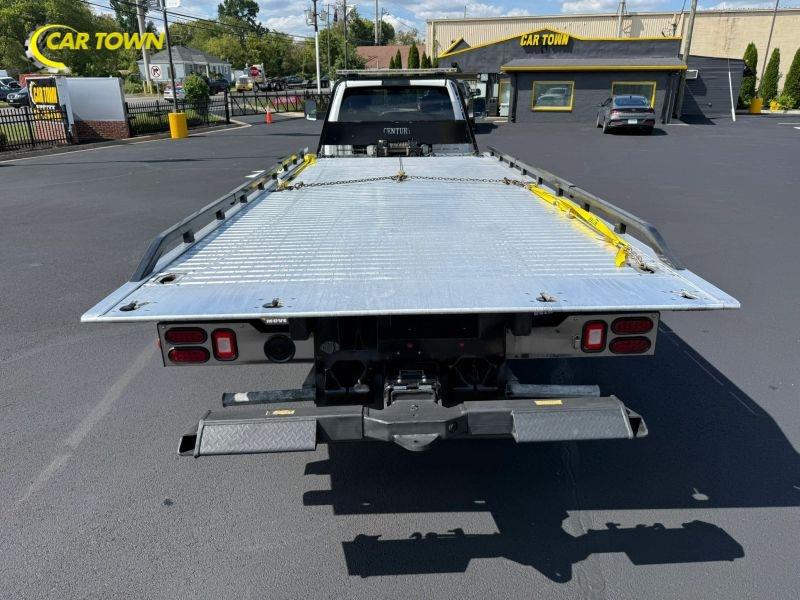 Vehicle photo 10