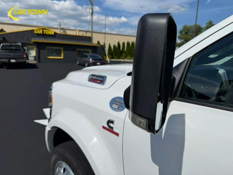 Vehicle photo 20