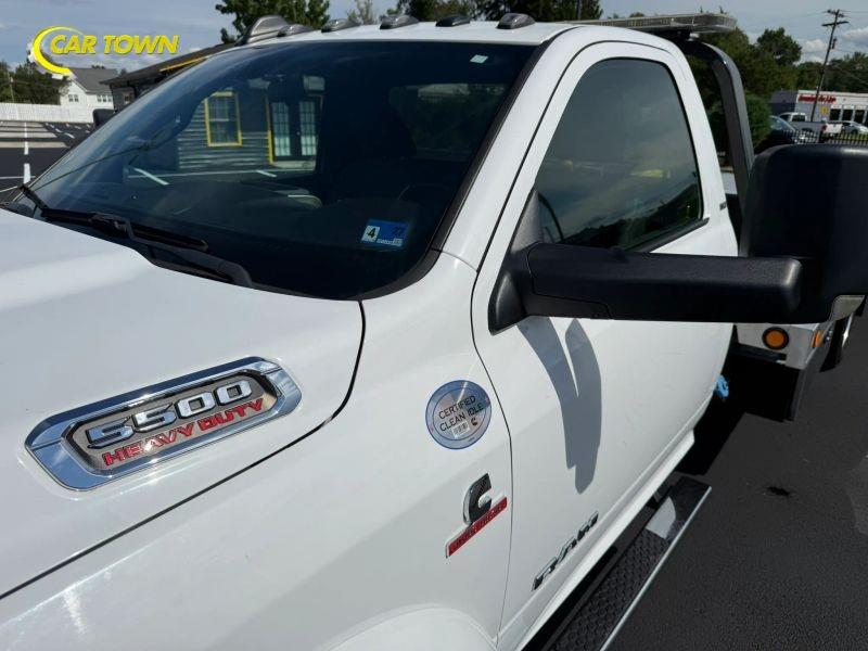 Vehicle photo 21