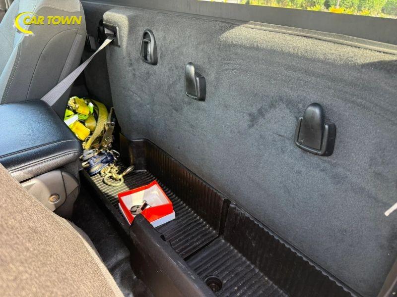 Vehicle photo 31