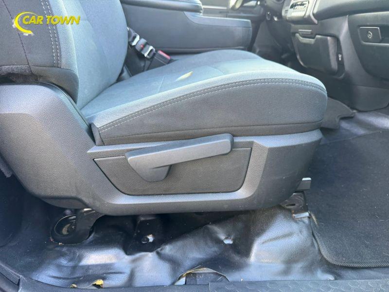 Vehicle photo 33