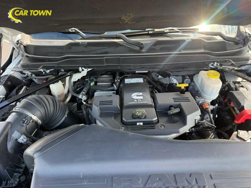 Vehicle photo 37
