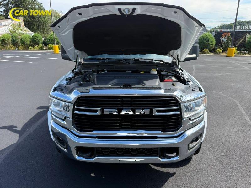 Vehicle photo 38