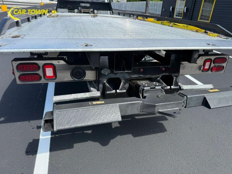 Vehicle photo 41
