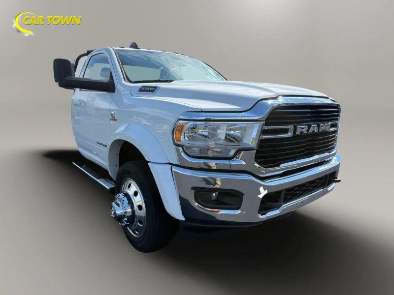 Vehicle photo 6