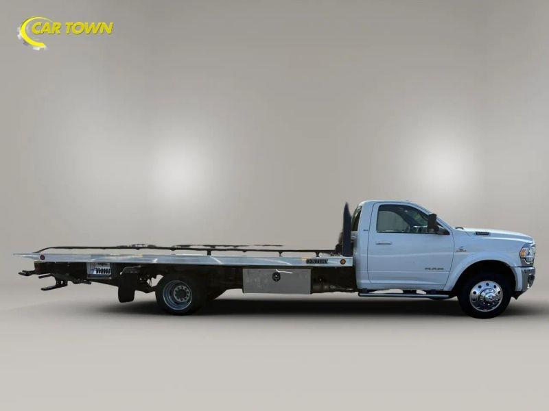 Vehicle photo 7