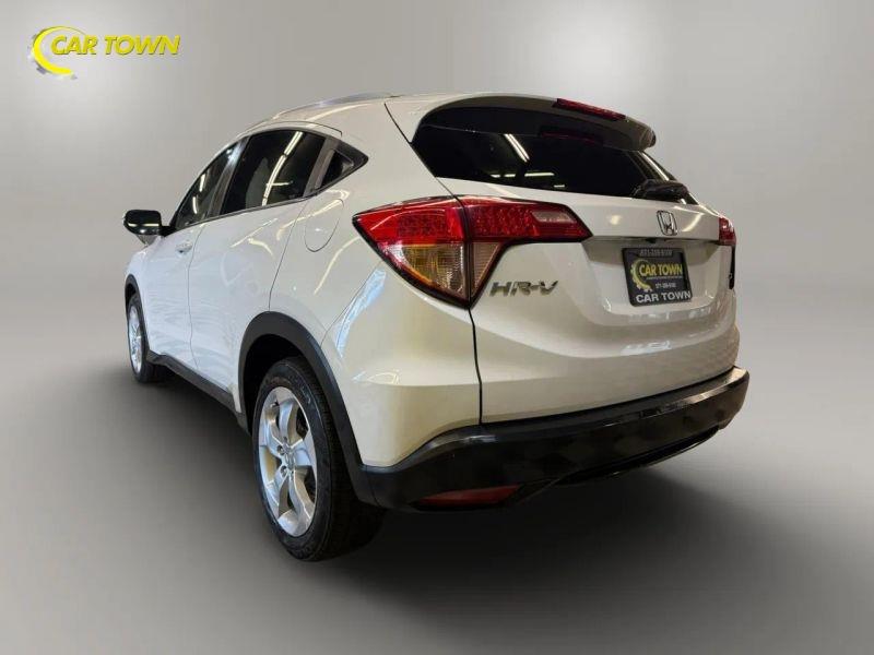 Vehicle photo 13