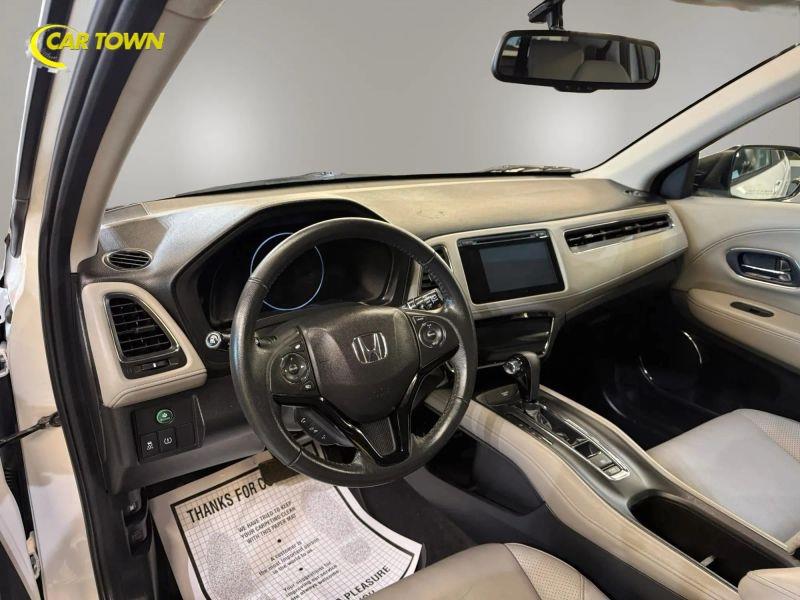 Vehicle photo 16