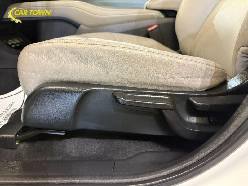 Vehicle photo 20