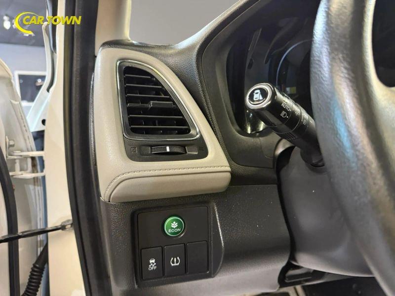 Vehicle photo 21