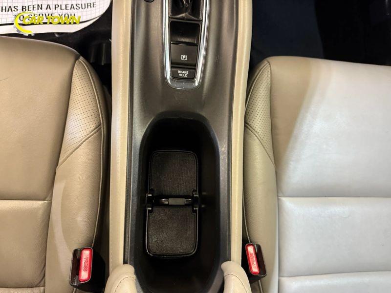 Vehicle photo 22