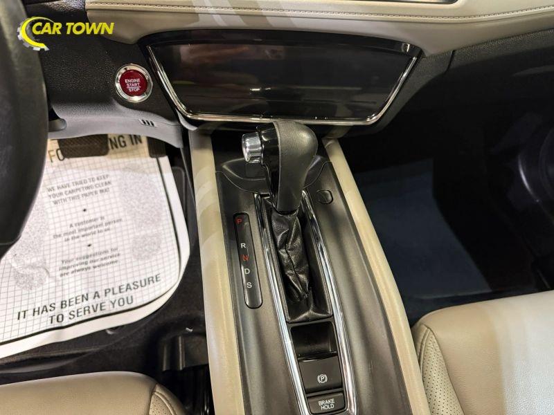 Vehicle photo 23