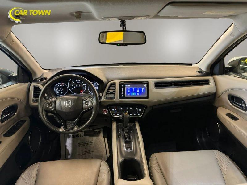Vehicle photo 25