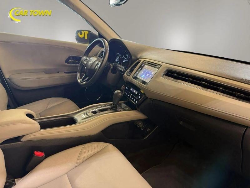 Vehicle photo 31