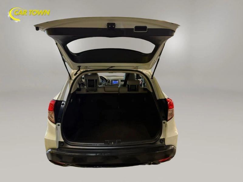 Vehicle photo 38
