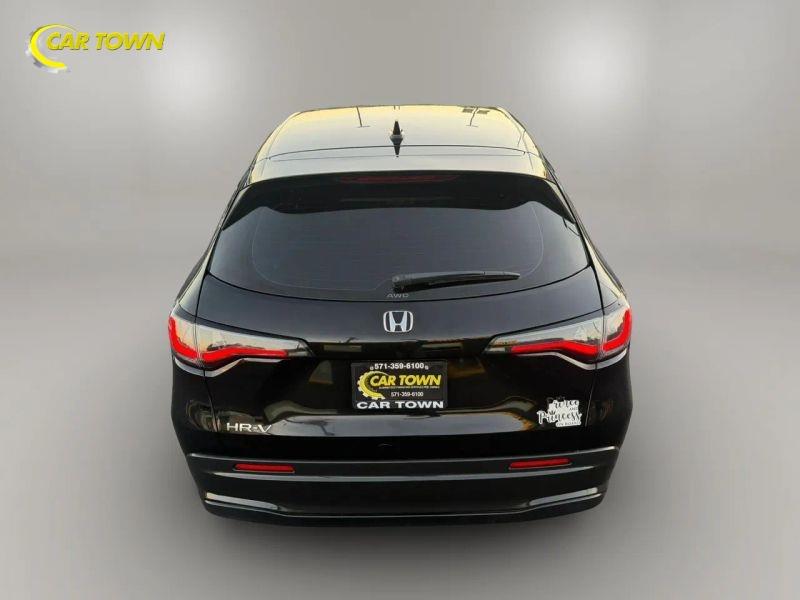 Vehicle photo 11