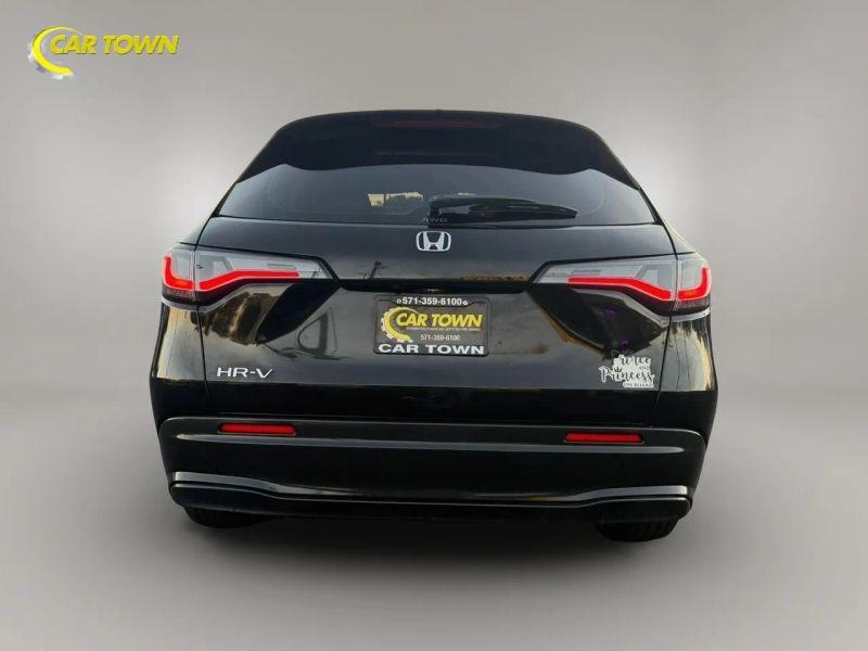 Vehicle photo 12