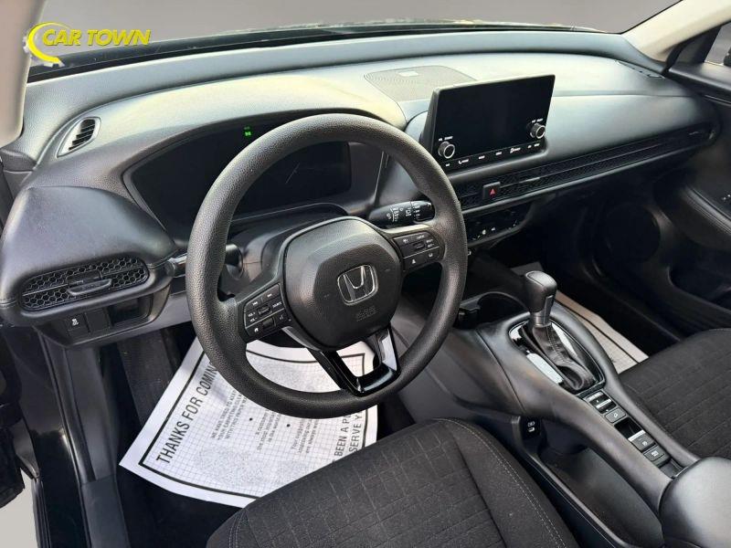 Vehicle photo 16