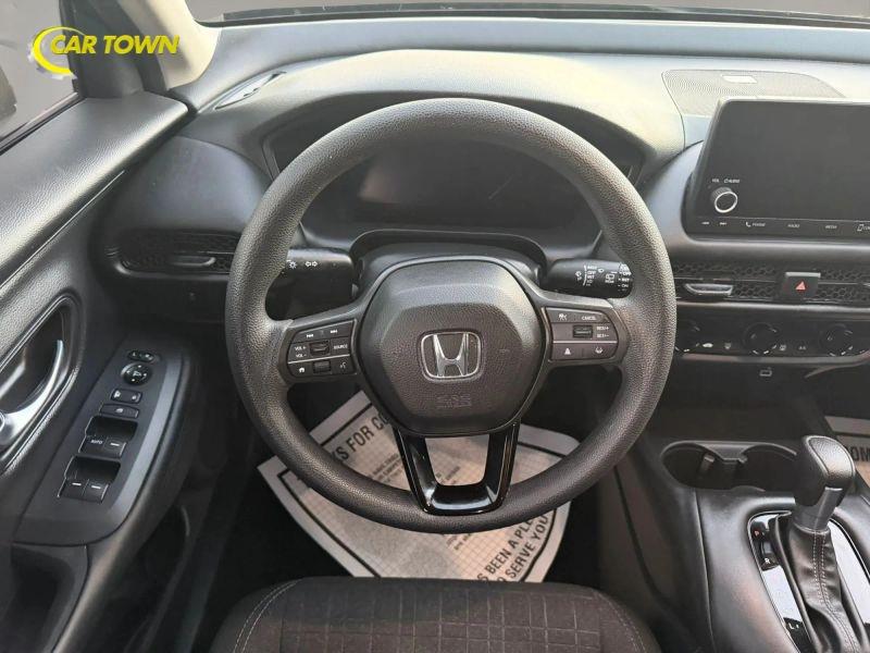 Vehicle photo 27