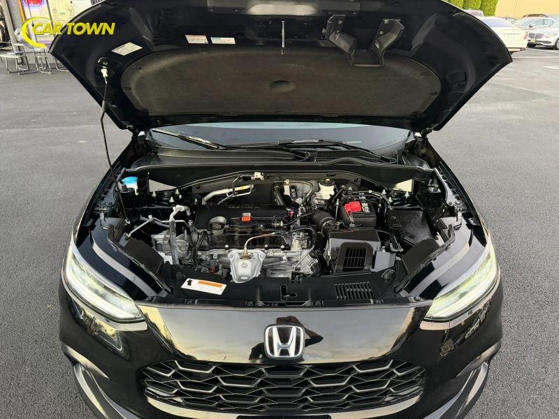 Vehicle photo 33